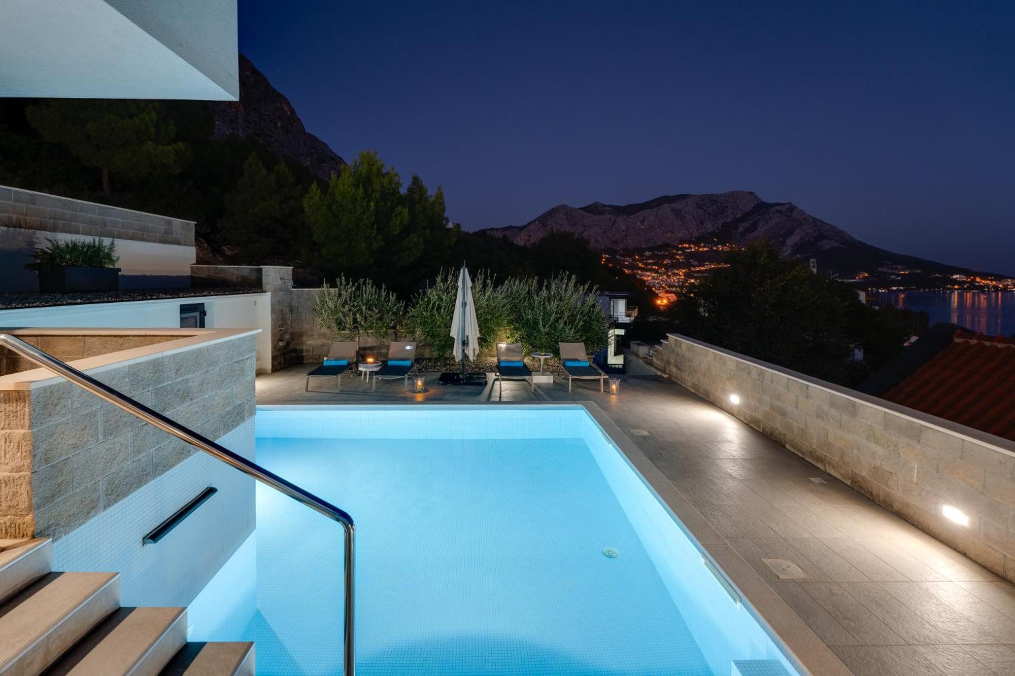 Villa Allegra With 32Msq Heated Pool, 300M Far From Sandy Beaches, Open Sea View Omis Exterior photo