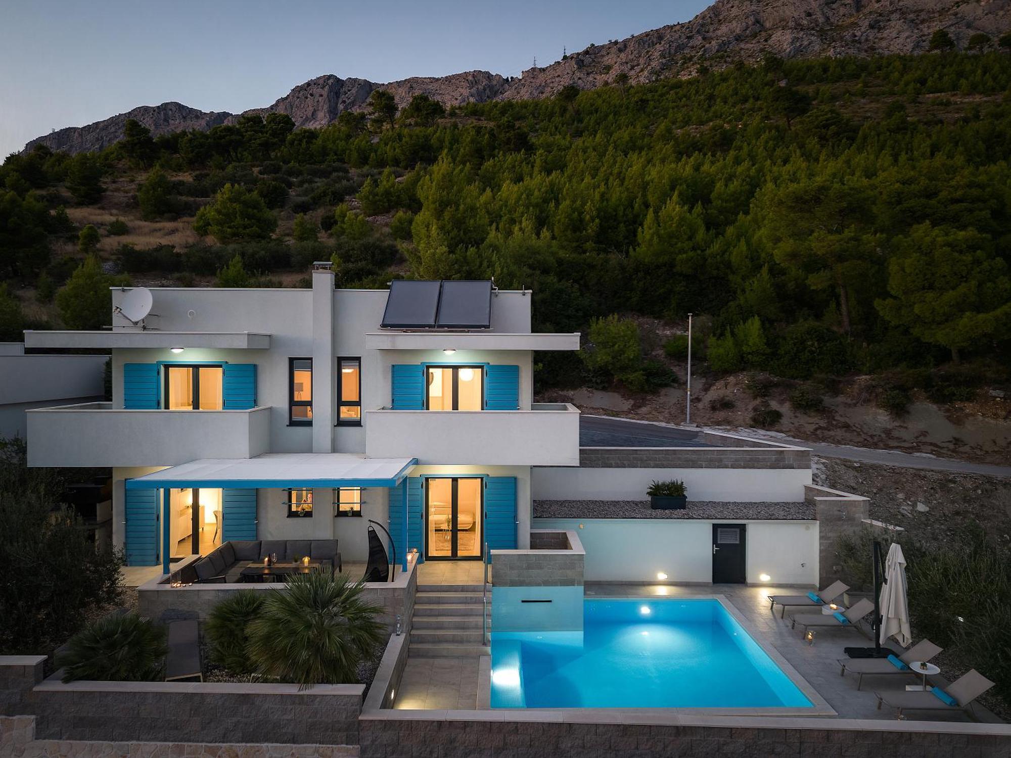 Villa Allegra With 32Msq Heated Pool, 300M Far From Sandy Beaches, Open Sea View Omis Exterior photo