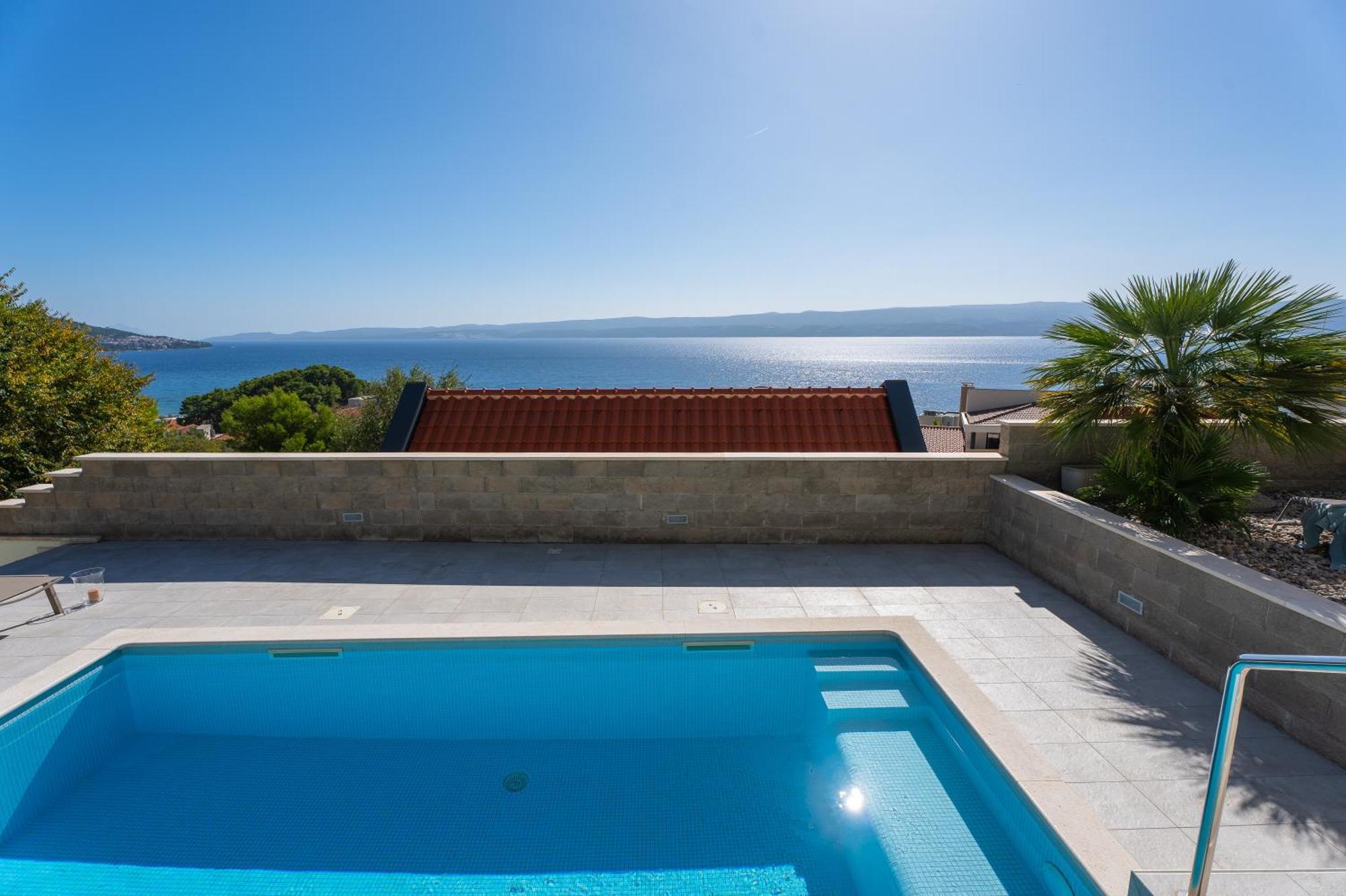 Villa Allegra With 32Msq Heated Pool, 300M Far From Sandy Beaches, Open Sea View Omis Exterior photo