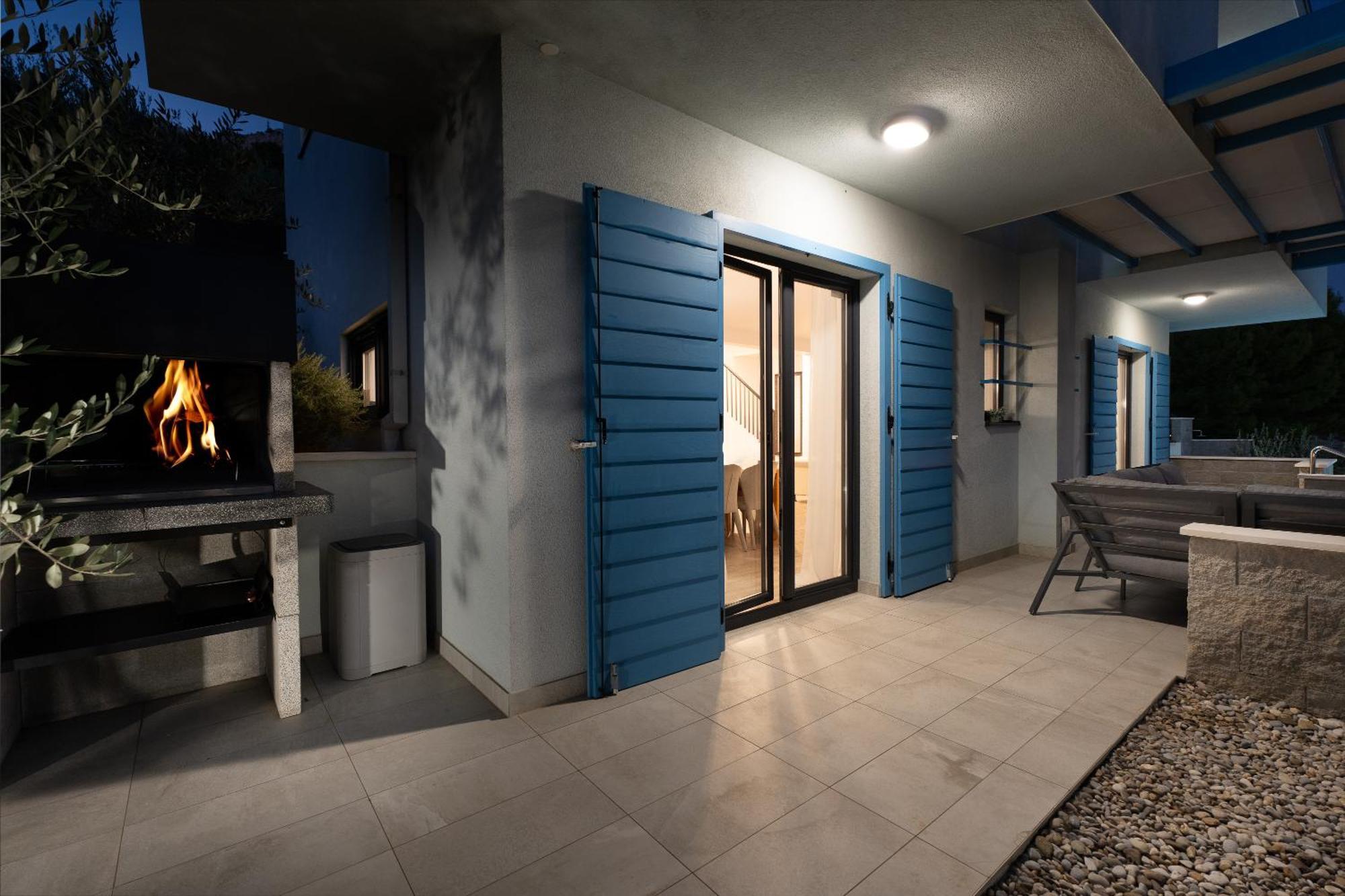 Villa Allegra With 32Msq Heated Pool, 300M Far From Sandy Beaches, Open Sea View Omis Exterior photo