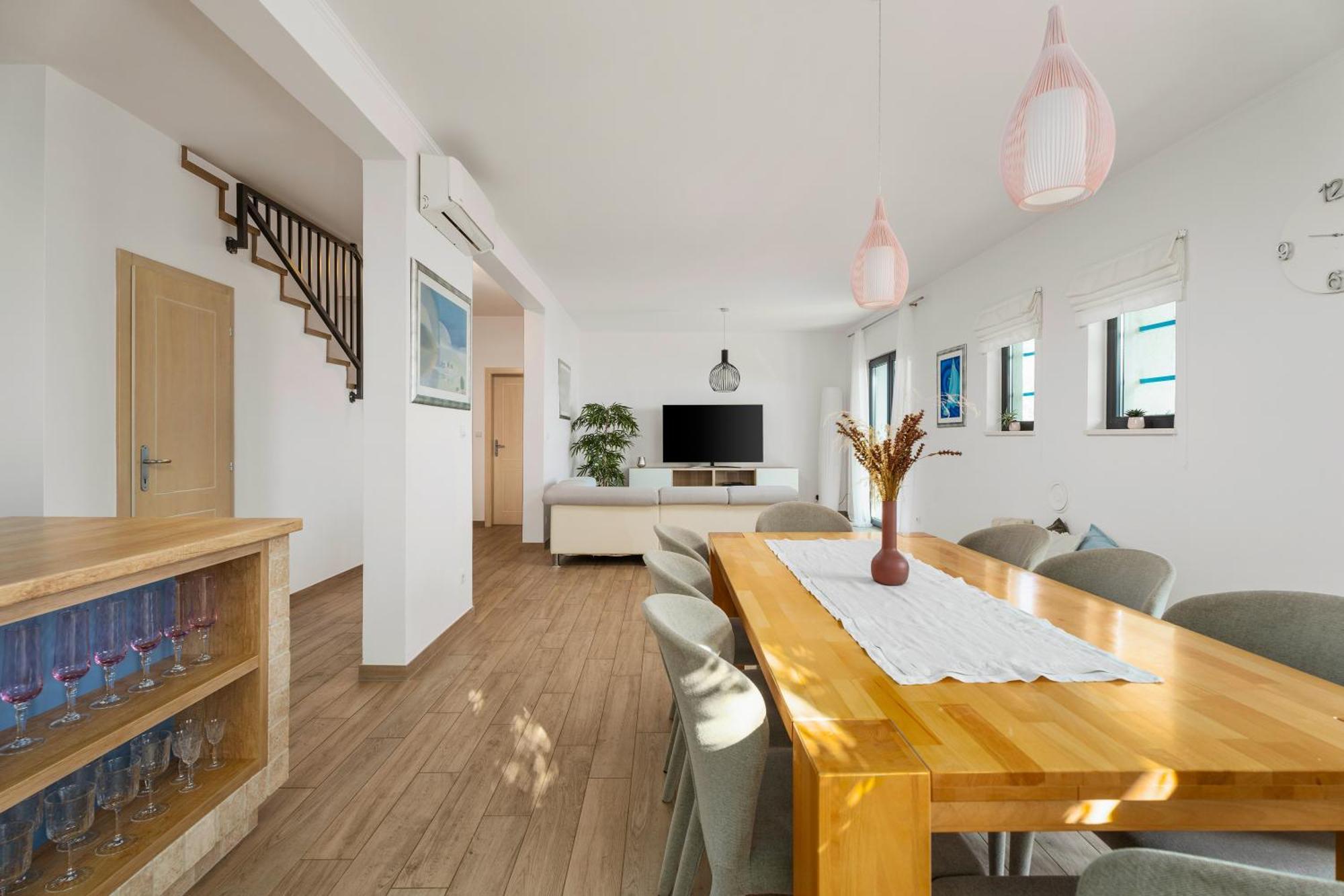 Villa Allegra With 32Msq Heated Pool, 300M Far From Sandy Beaches, Open Sea View Omis Exterior photo