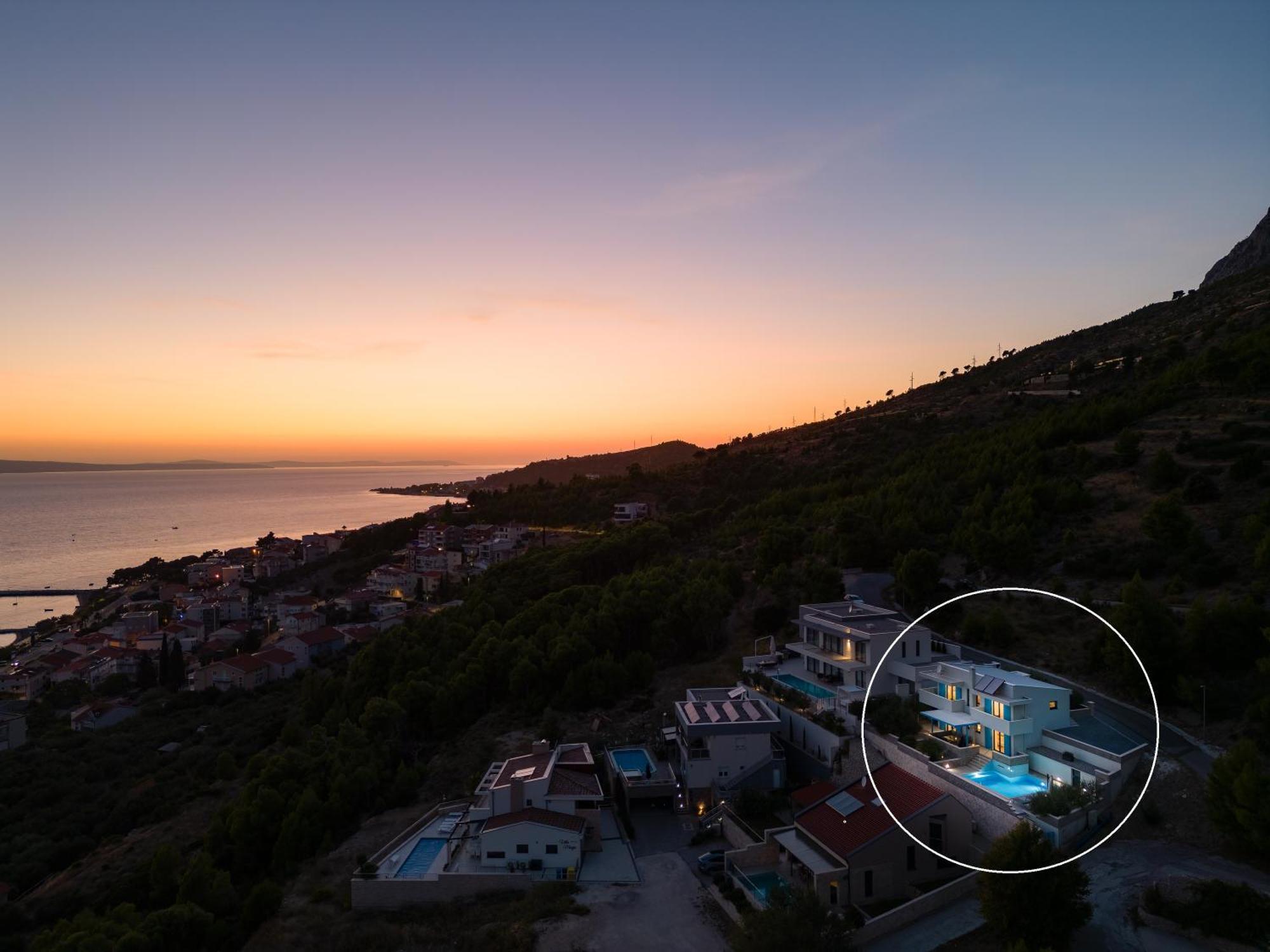 Villa Allegra With 32Msq Heated Pool, 300M Far From Sandy Beaches, Open Sea View Omis Exterior photo