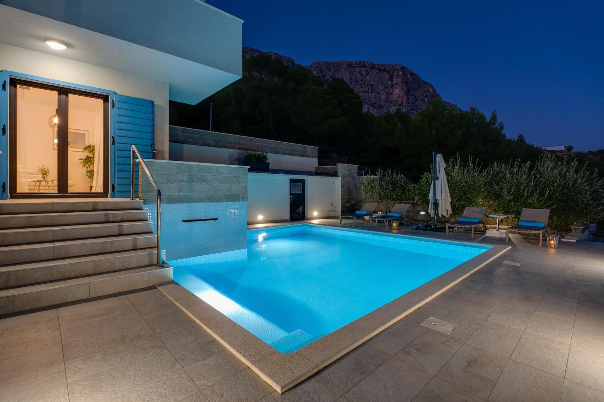 Villa Allegra With 32Msq Heated Pool, 300M Far From Sandy Beaches, Open Sea View Omis Exterior photo